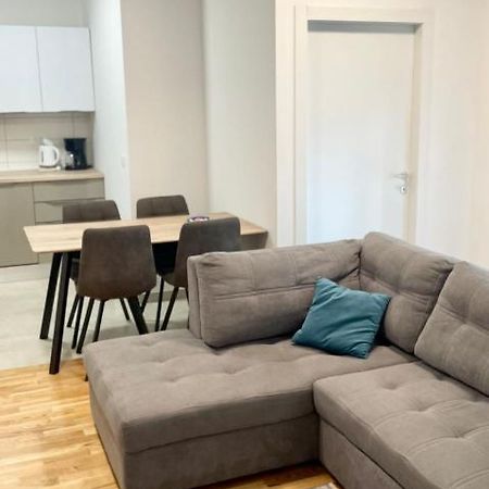 Apartment Diana Zara Parking Free Екстериор снимка