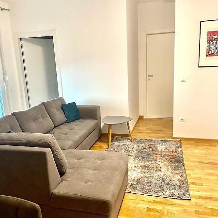 Apartment Diana Zara Parking Free Екстериор снимка