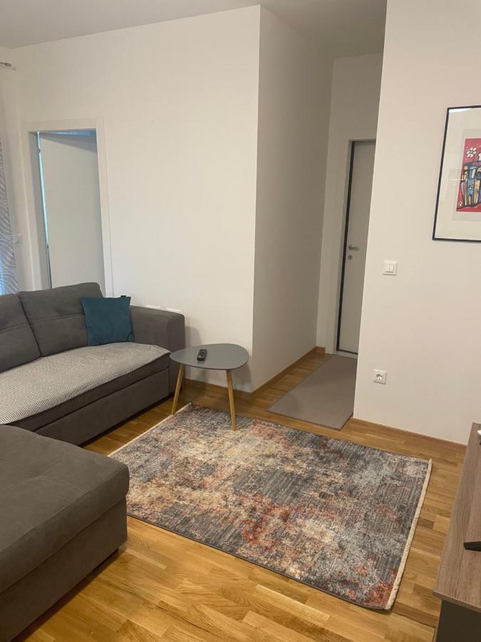 Apartment Diana Zara Parking Free Екстериор снимка