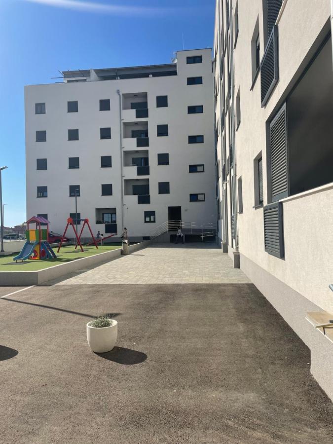 Apartment Diana Zara Parking Free Екстериор снимка