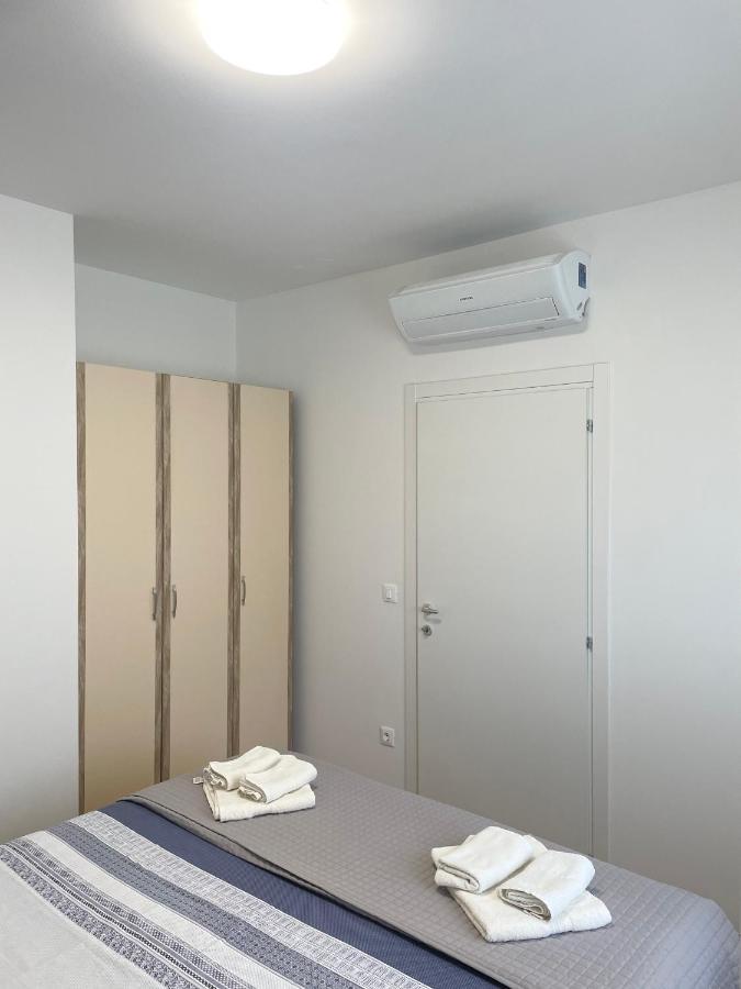 Apartment Diana Zara Parking Free Екстериор снимка