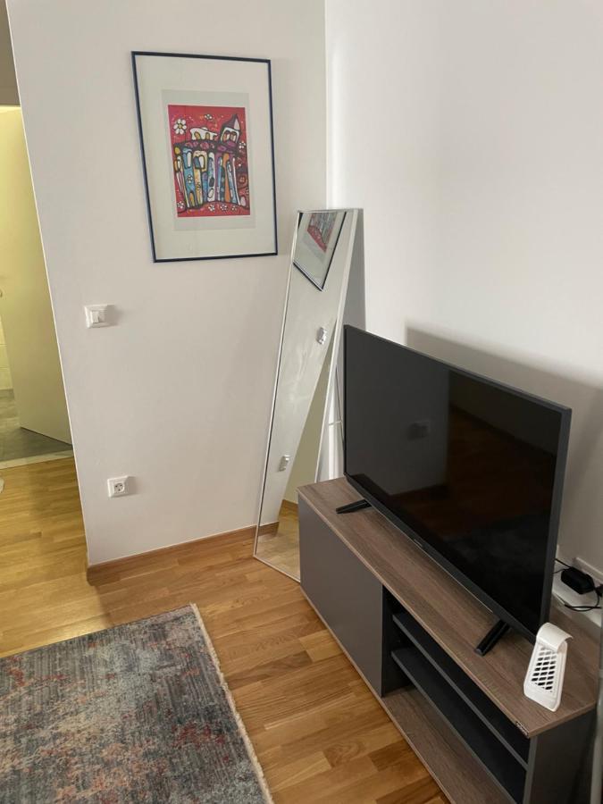 Apartment Diana Zara Parking Free Екстериор снимка