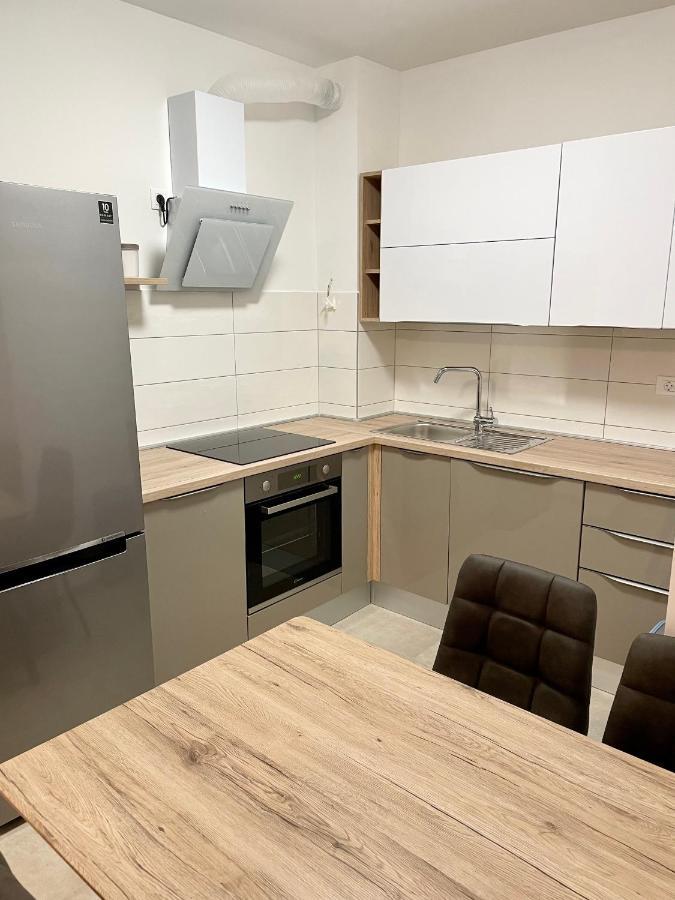 Apartment Diana Zara Parking Free Екстериор снимка