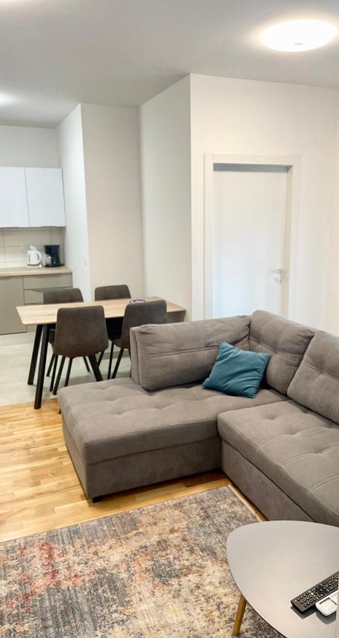 Apartment Diana Zara Parking Free Екстериор снимка