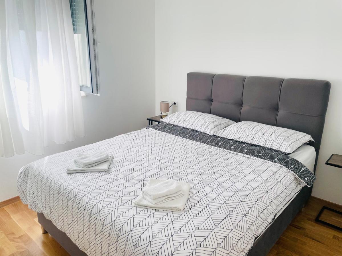 Apartment Diana Zara Parking Free Екстериор снимка