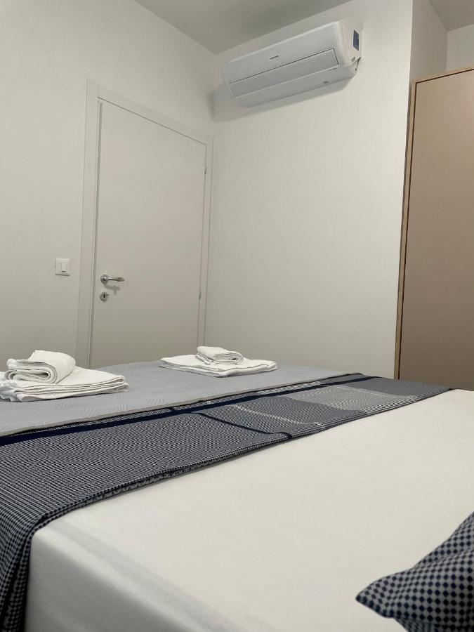 Apartment Diana Zara Parking Free Екстериор снимка