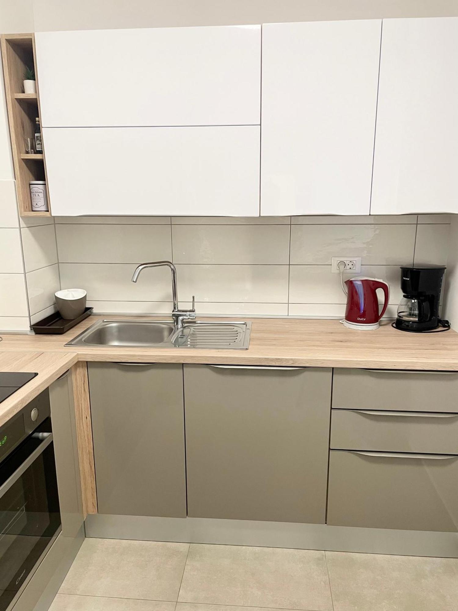 Apartment Diana Zara Parking Free Екстериор снимка